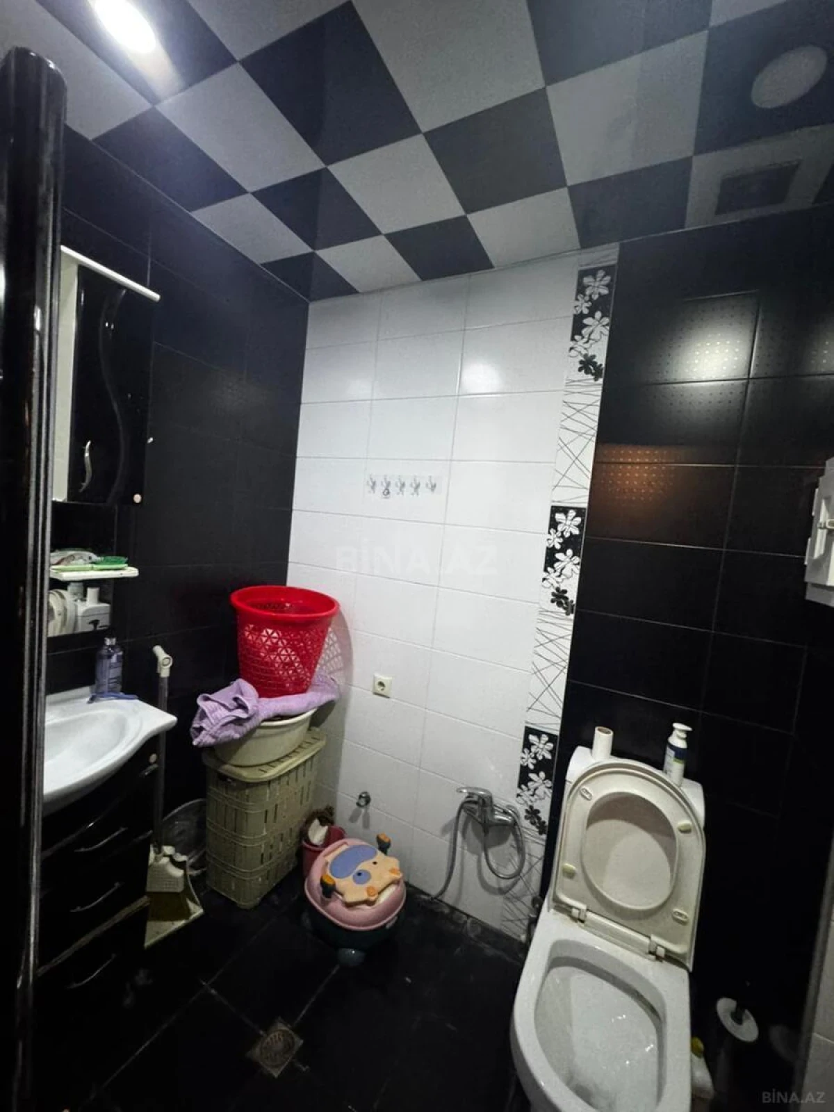 Satılır 1 otaqlı mənzil 67 m²