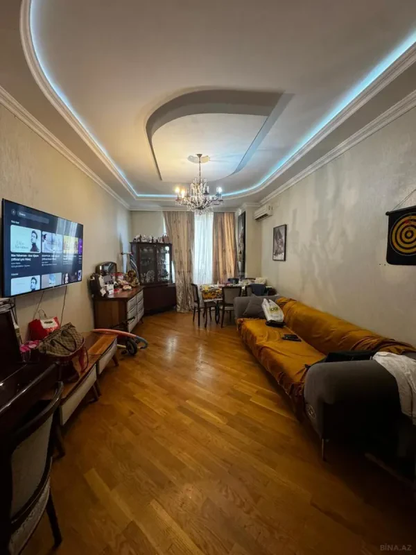 Satılır 1 otaqlı mənzil 67 m²
