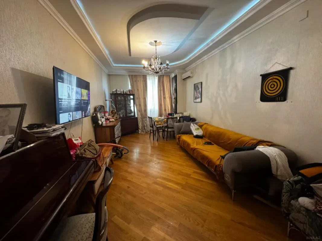 Satılır 1 otaqlı mənzil 67 m²
