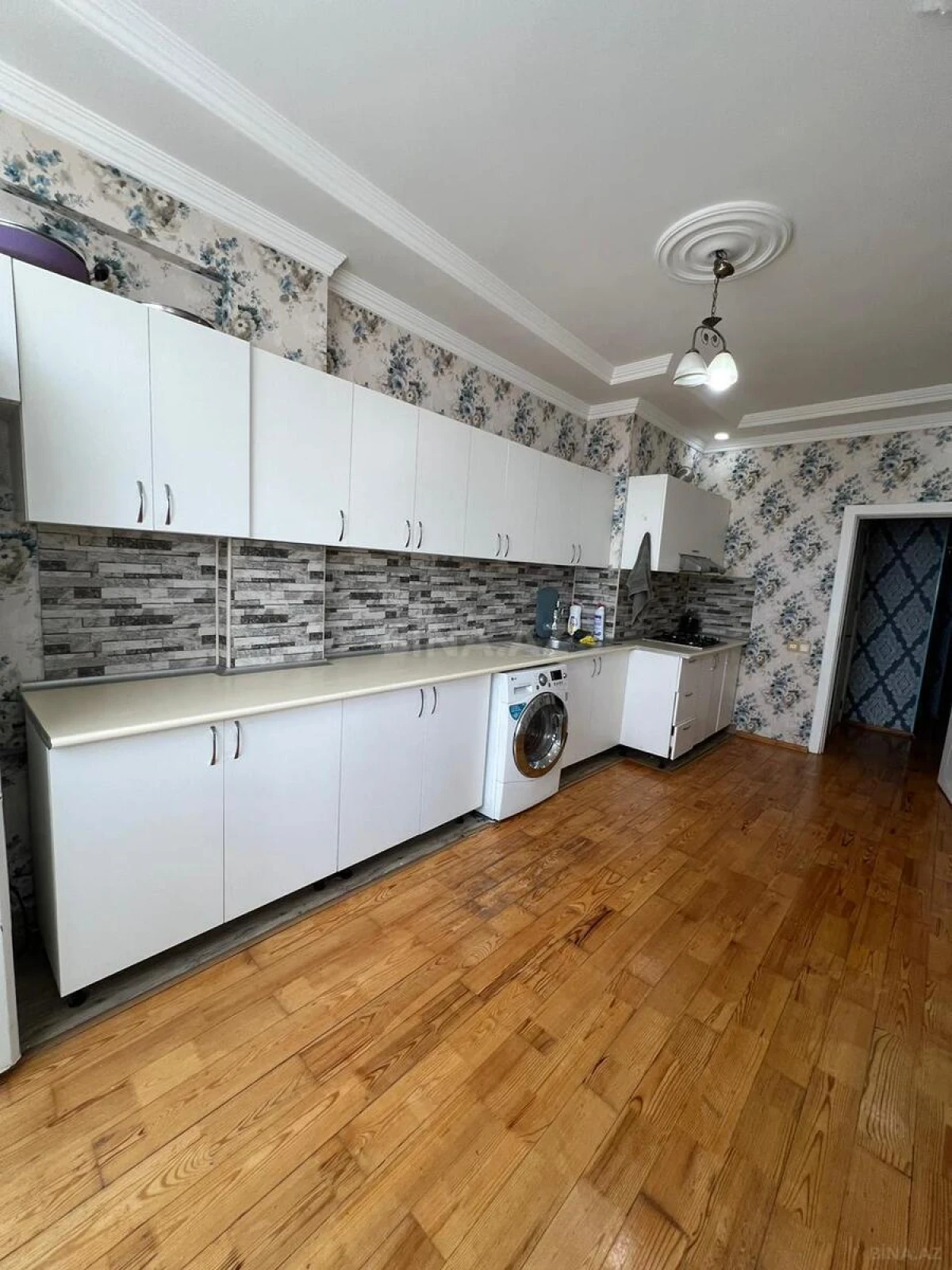 Kirayə verilir 2 otaqlı mənzil 80 m²