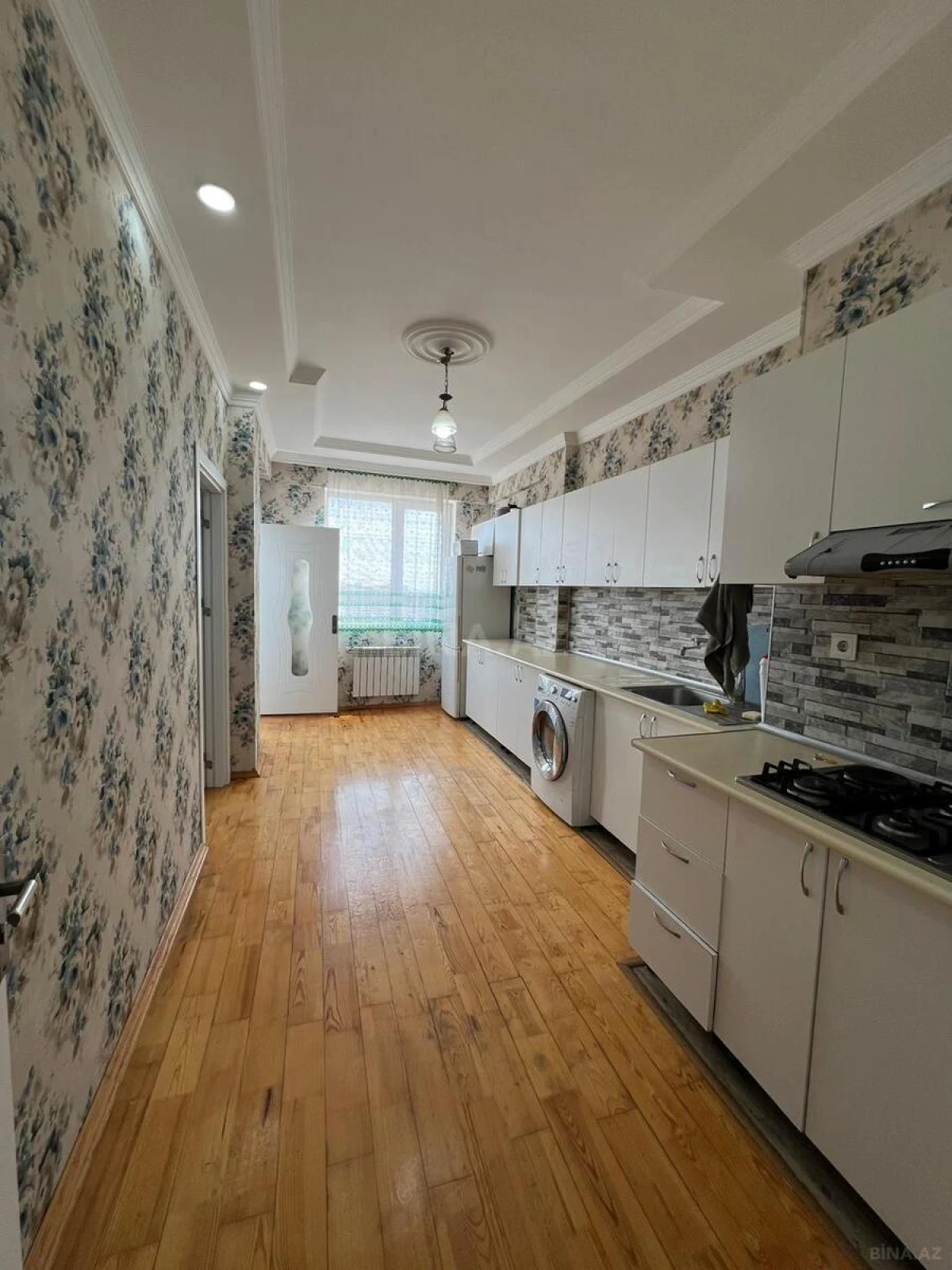 Kirayə verilir 2 otaqlı mənzil 80 m²