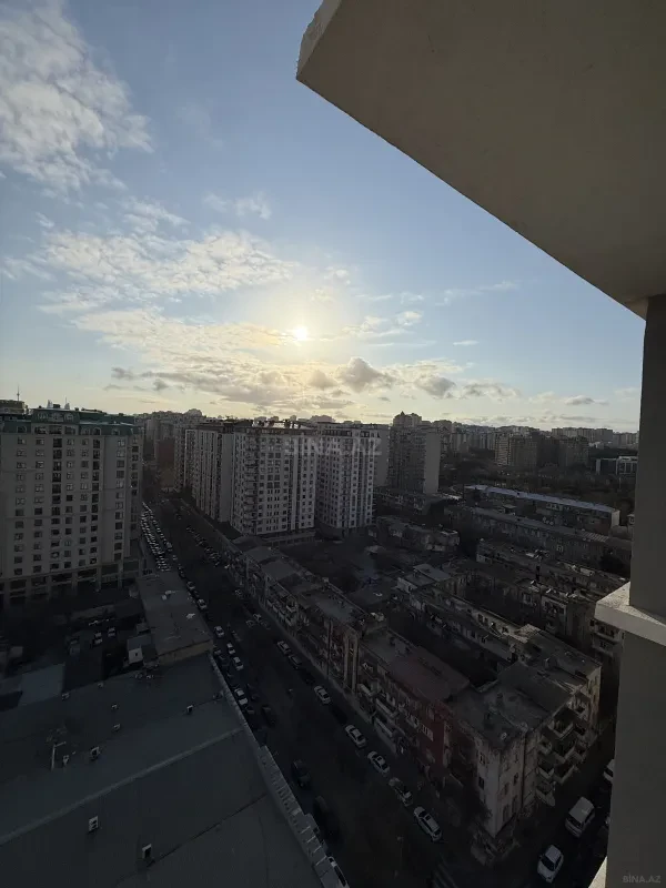 Satılır 2 otaqlı mənzil 83 m²