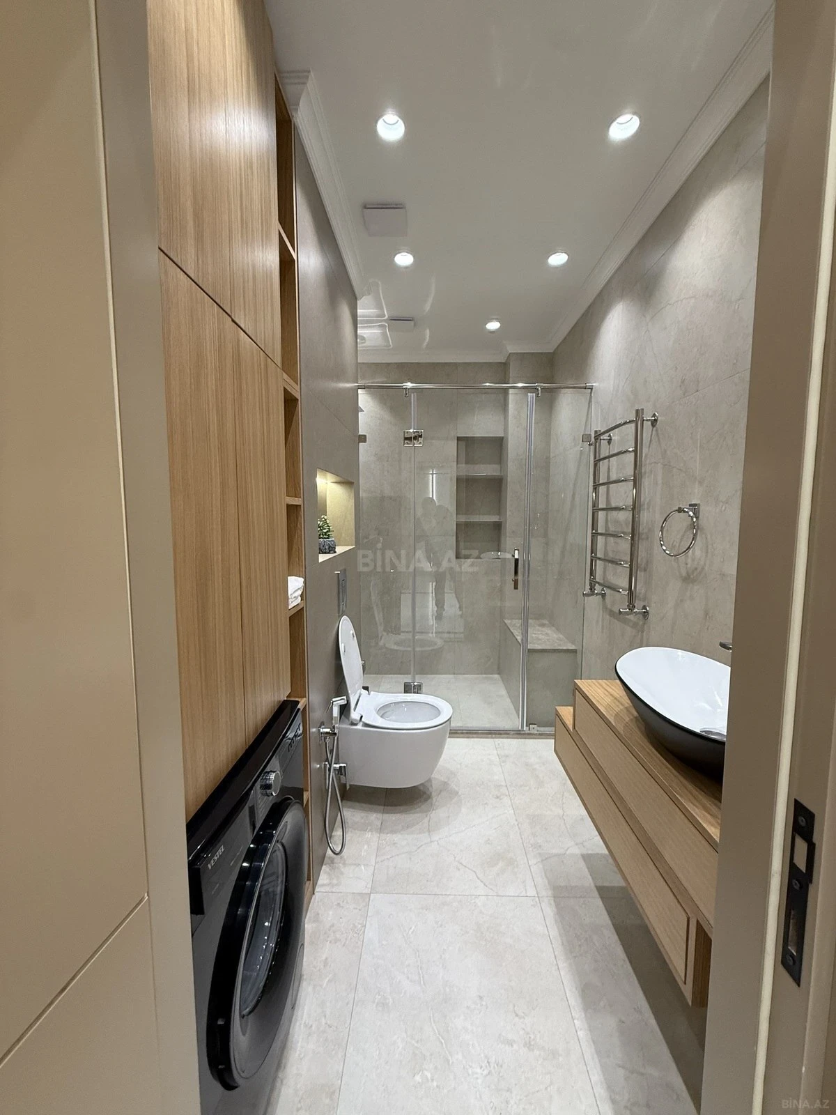 Satılır 2 otaqlı mənzil 83 m²