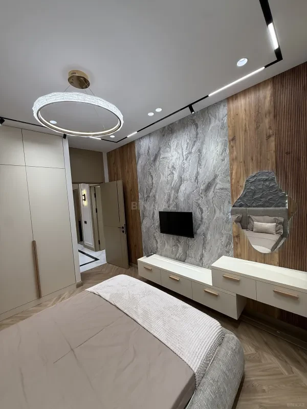 Satılır 2 otaqlı mənzil 83 m²