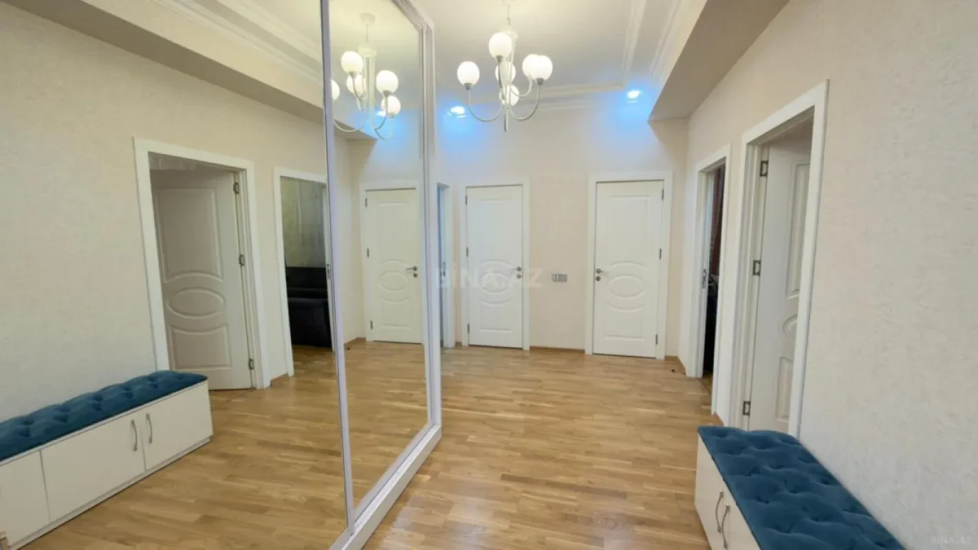 Satılır 3 otaqlı mənzil 112 m²