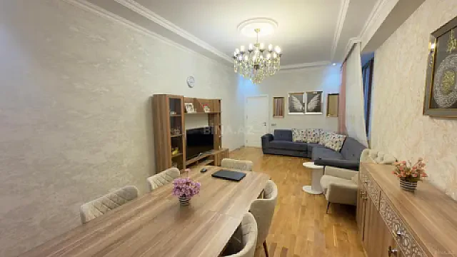 Satılır 3 otaqlı mənzil 112 m²