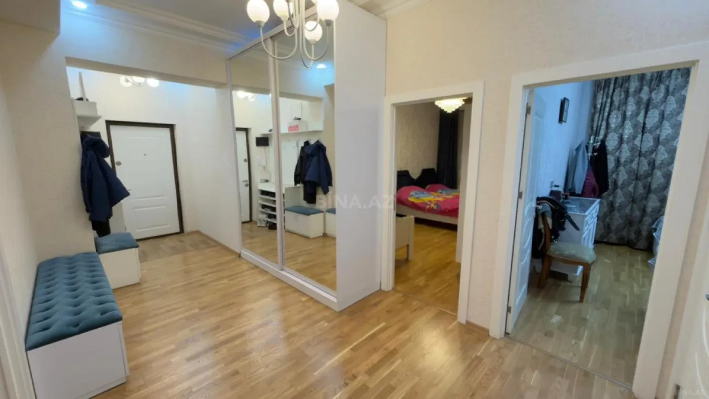 Satılır 3 otaqlı mənzil 112 m²