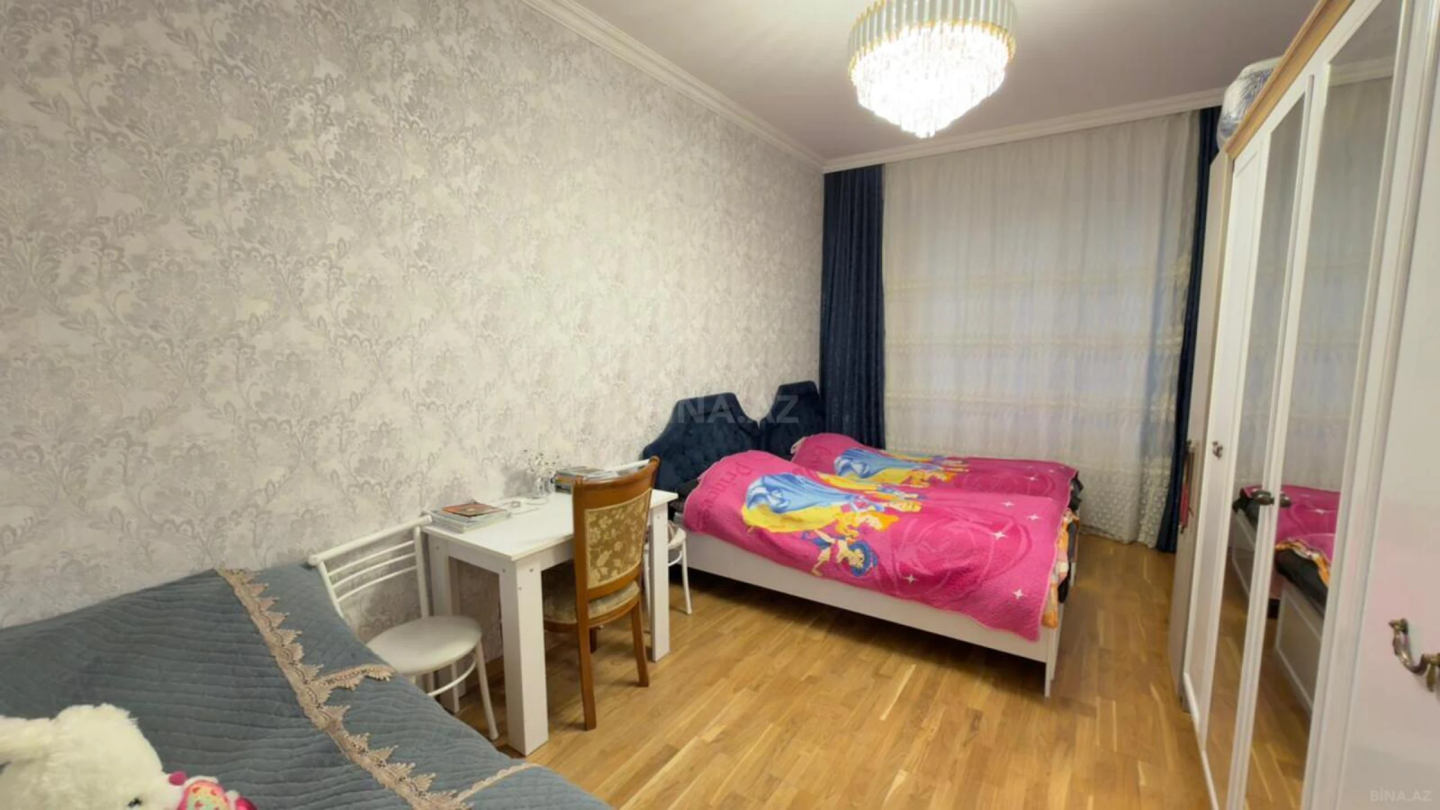 Satılır 3 otaqlı mənzil 112 m²