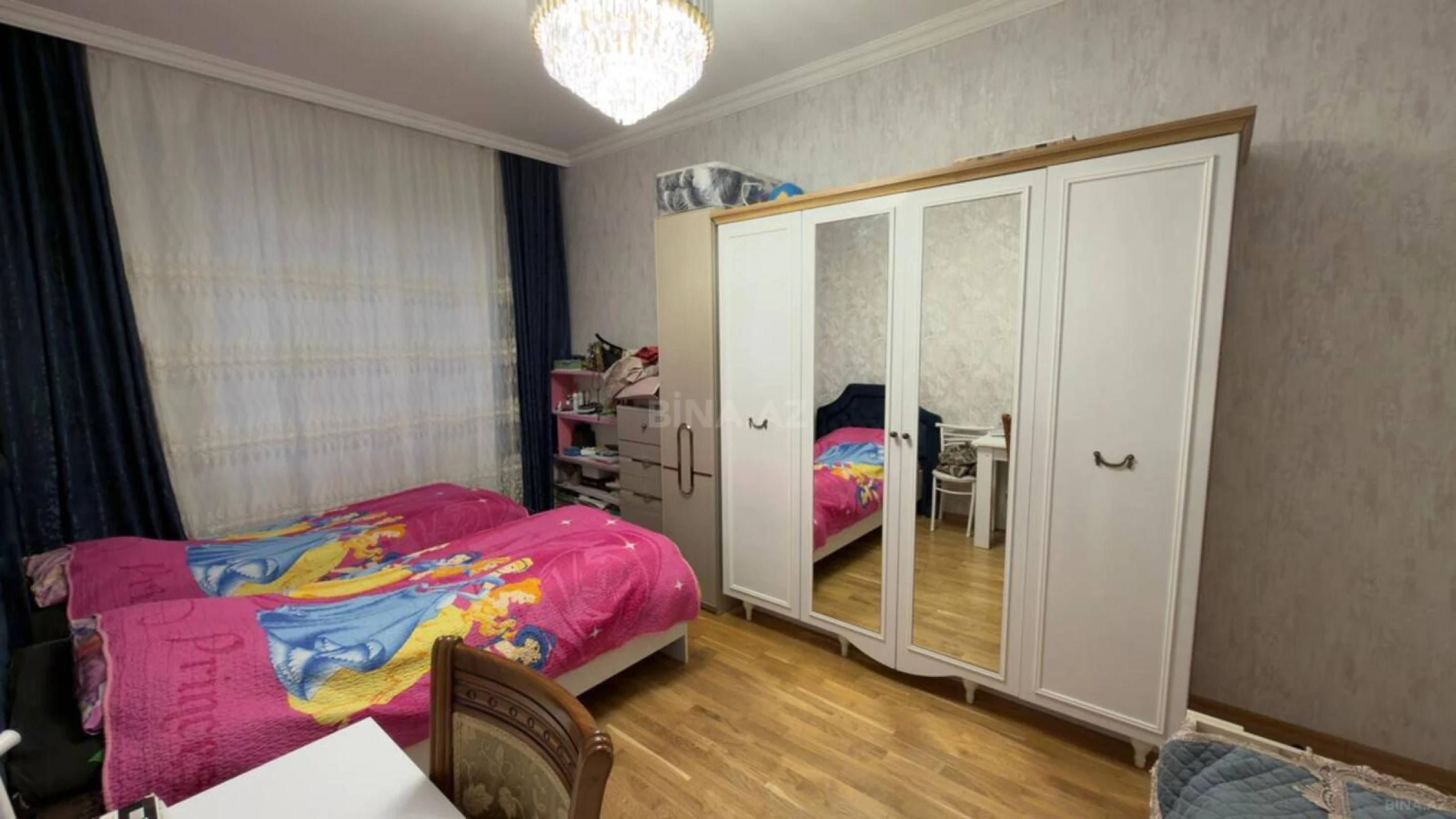 Satılır 3 otaqlı mənzil 112 m²