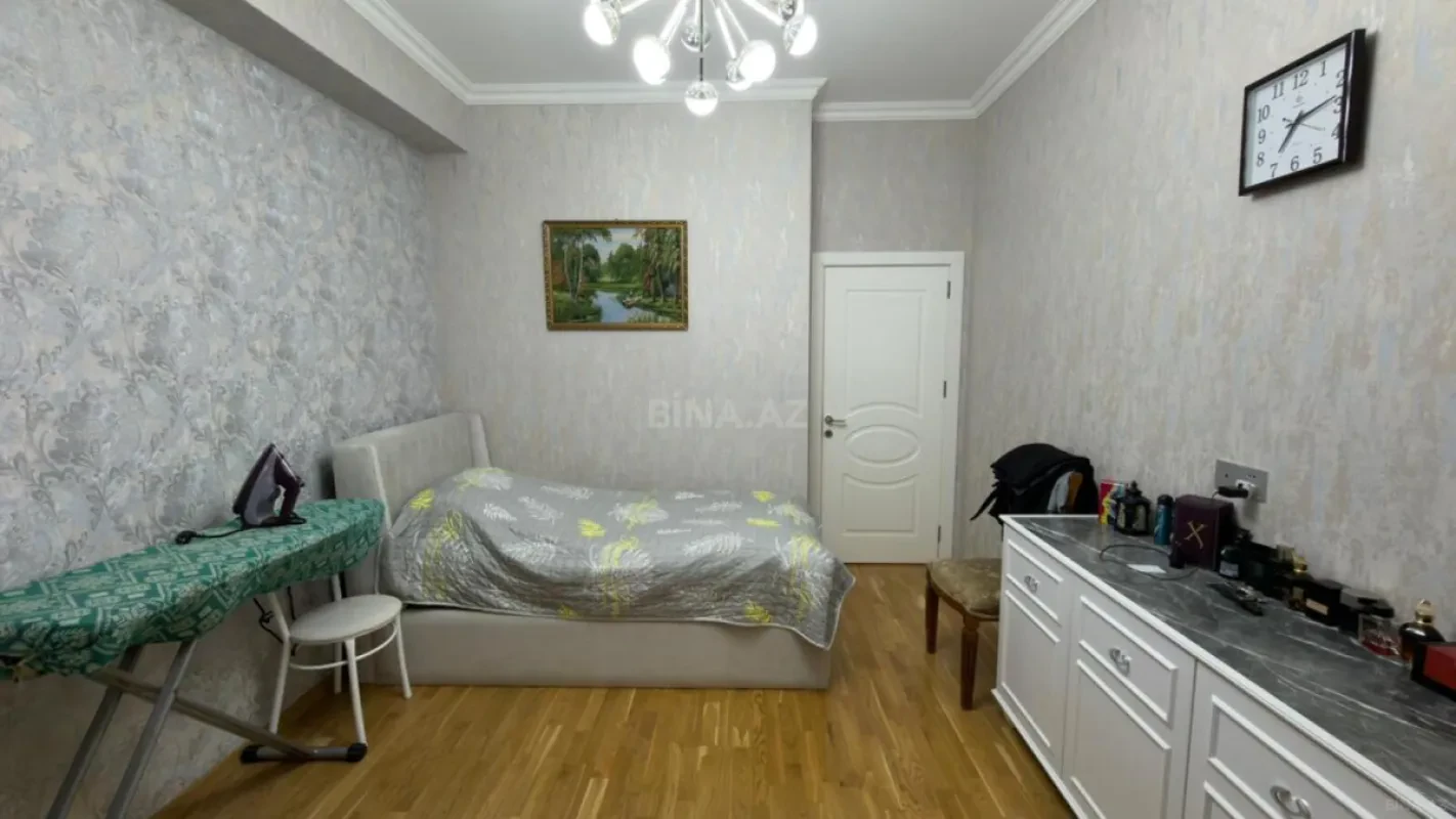 Satılır 3 otaqlı mənzil 112 m²