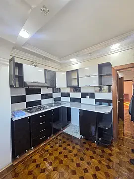 Kirayə verilir 4 otaqlı mənzil 100 m²