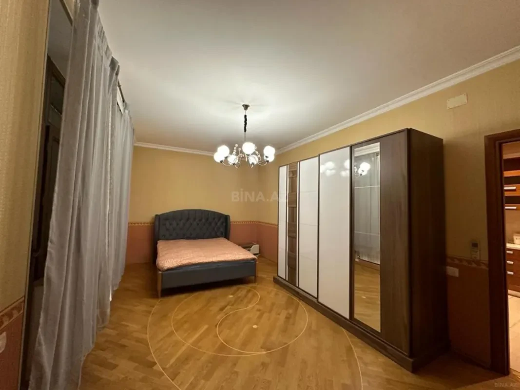 Kirayə verilir 3 otaqlı mənzil 148 m²