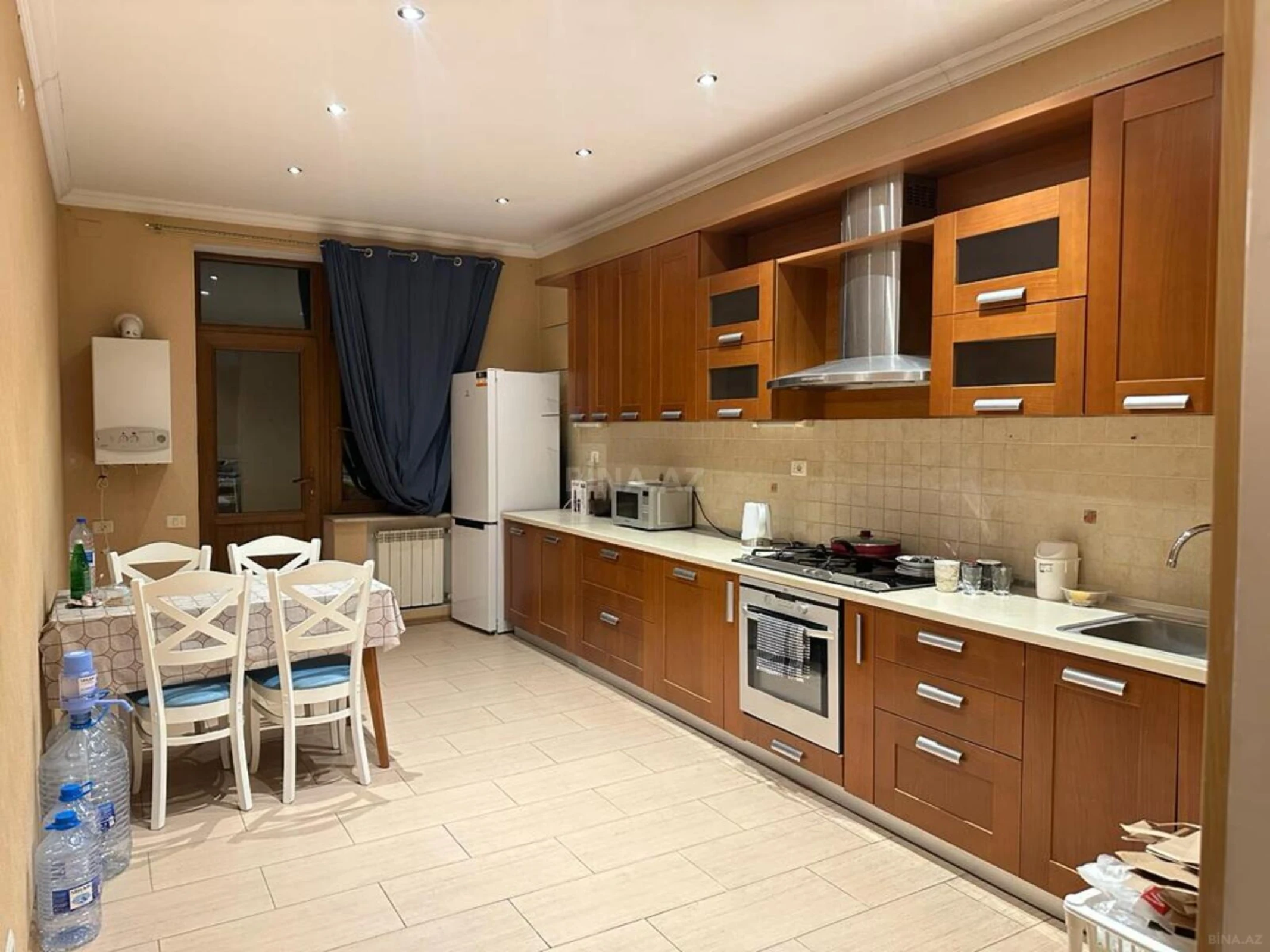 Kirayə verilir 3 otaqlı mənzil 148 m²