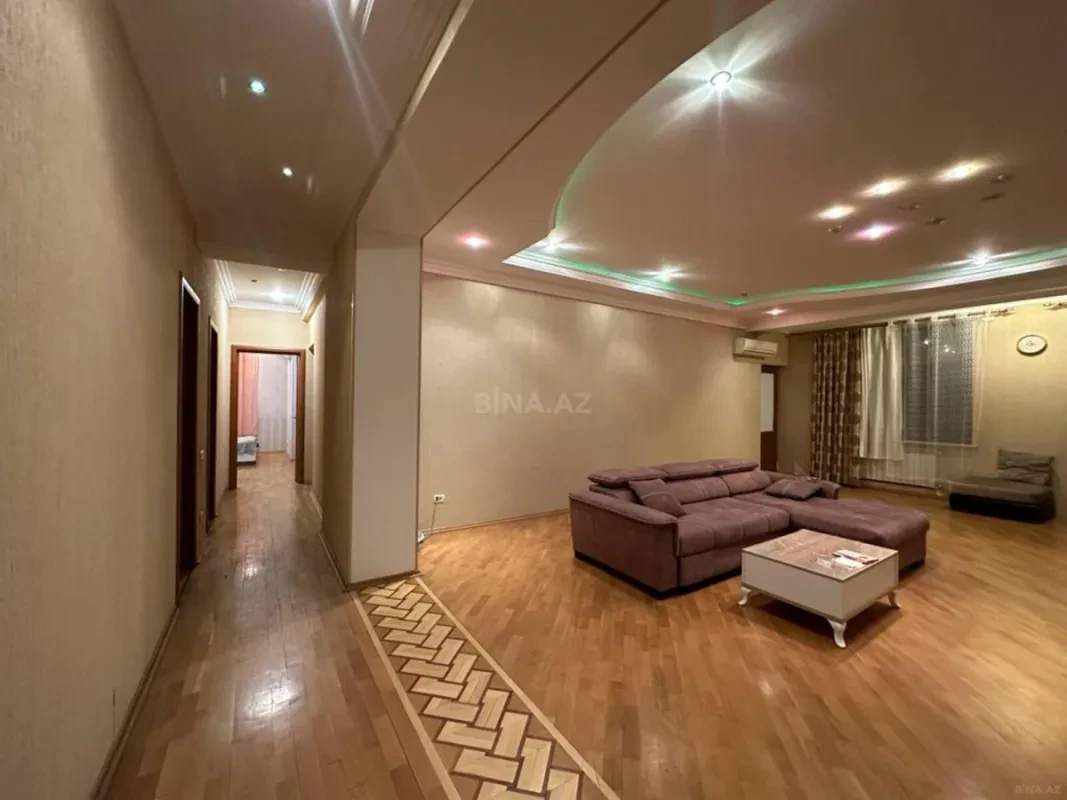 Kirayə verilir 3 otaqlı mənzil 148 m²