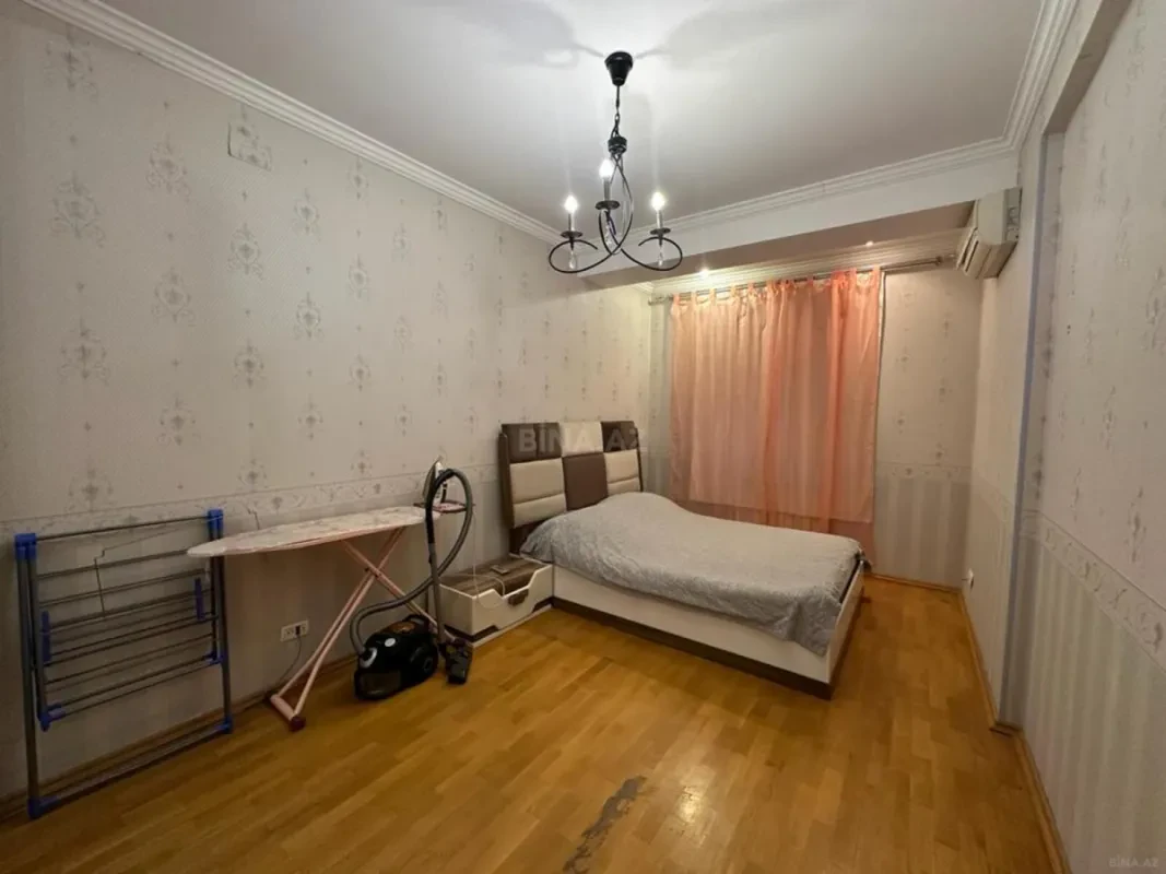 Kirayə verilir 3 otaqlı mənzil 148 m²