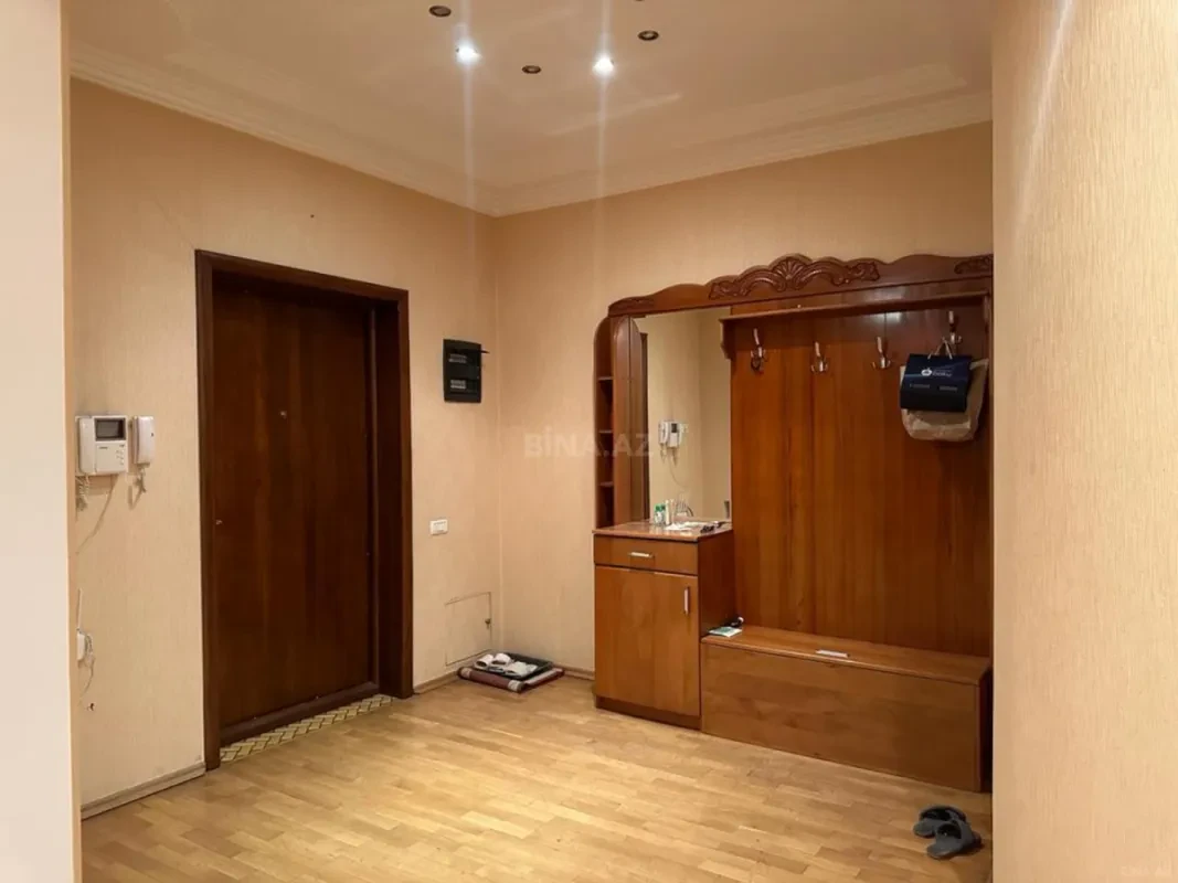 Kirayə verilir 3 otaqlı mənzil 148 m²