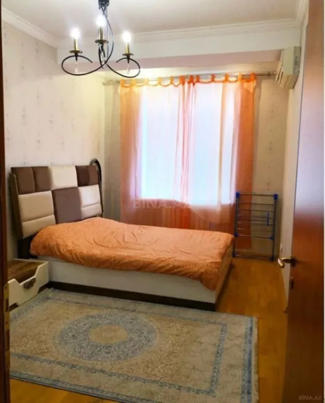Kirayə verilir 3 otaqlı mənzil 148 m²