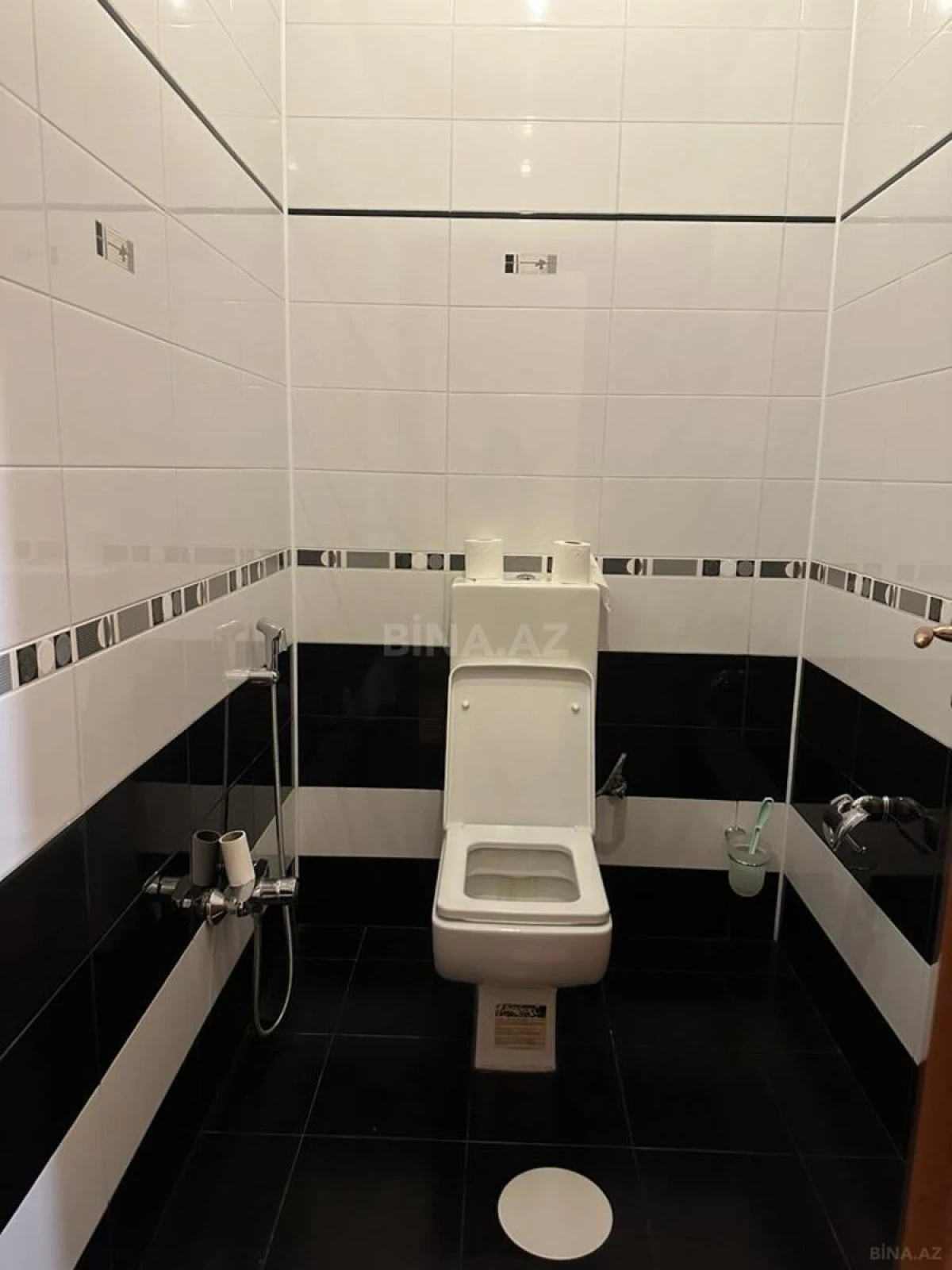Kirayə verilir 3 otaqlı mənzil 148 m²