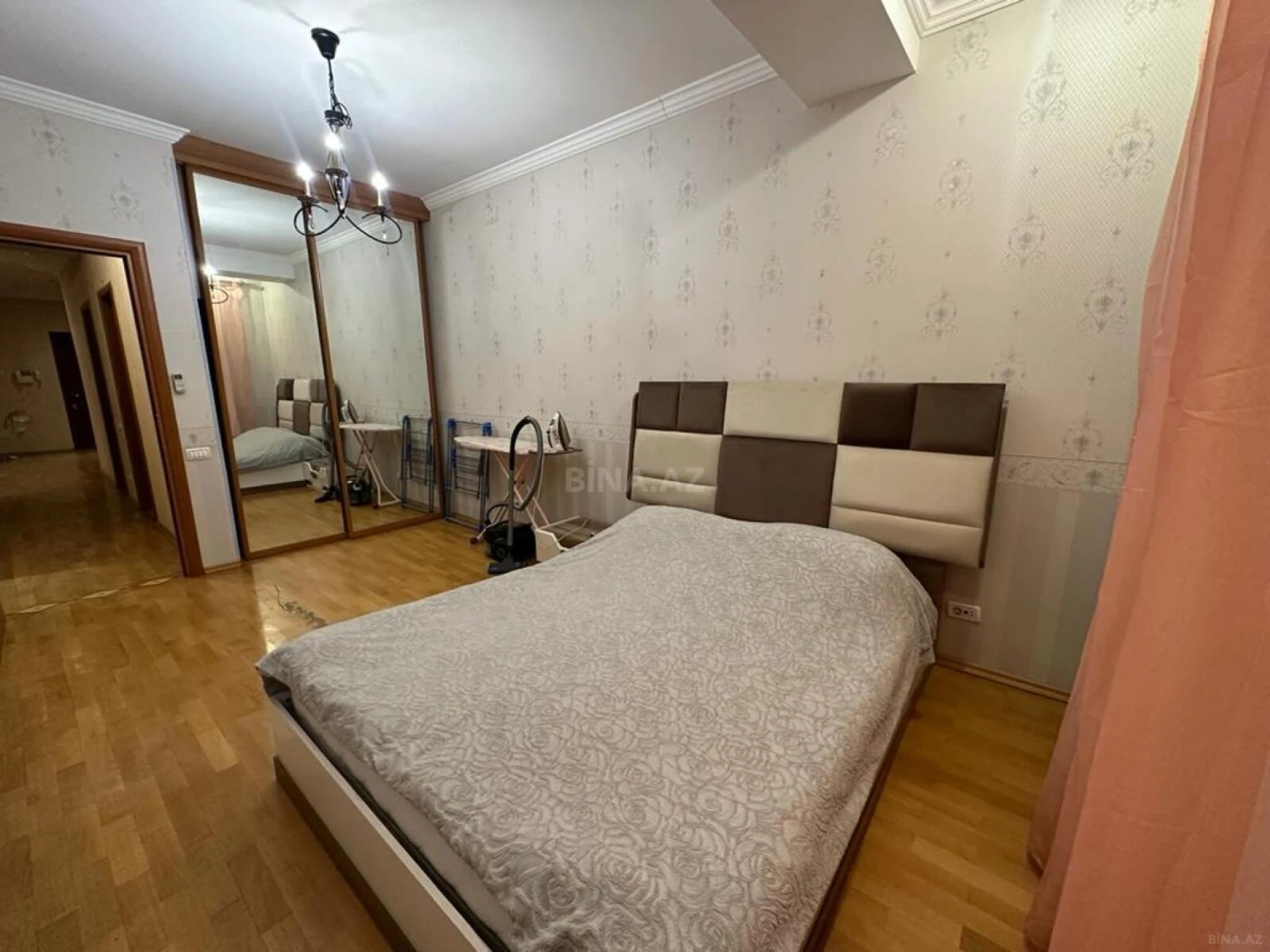 Kirayə verilir 3 otaqlı mənzil 148 m²