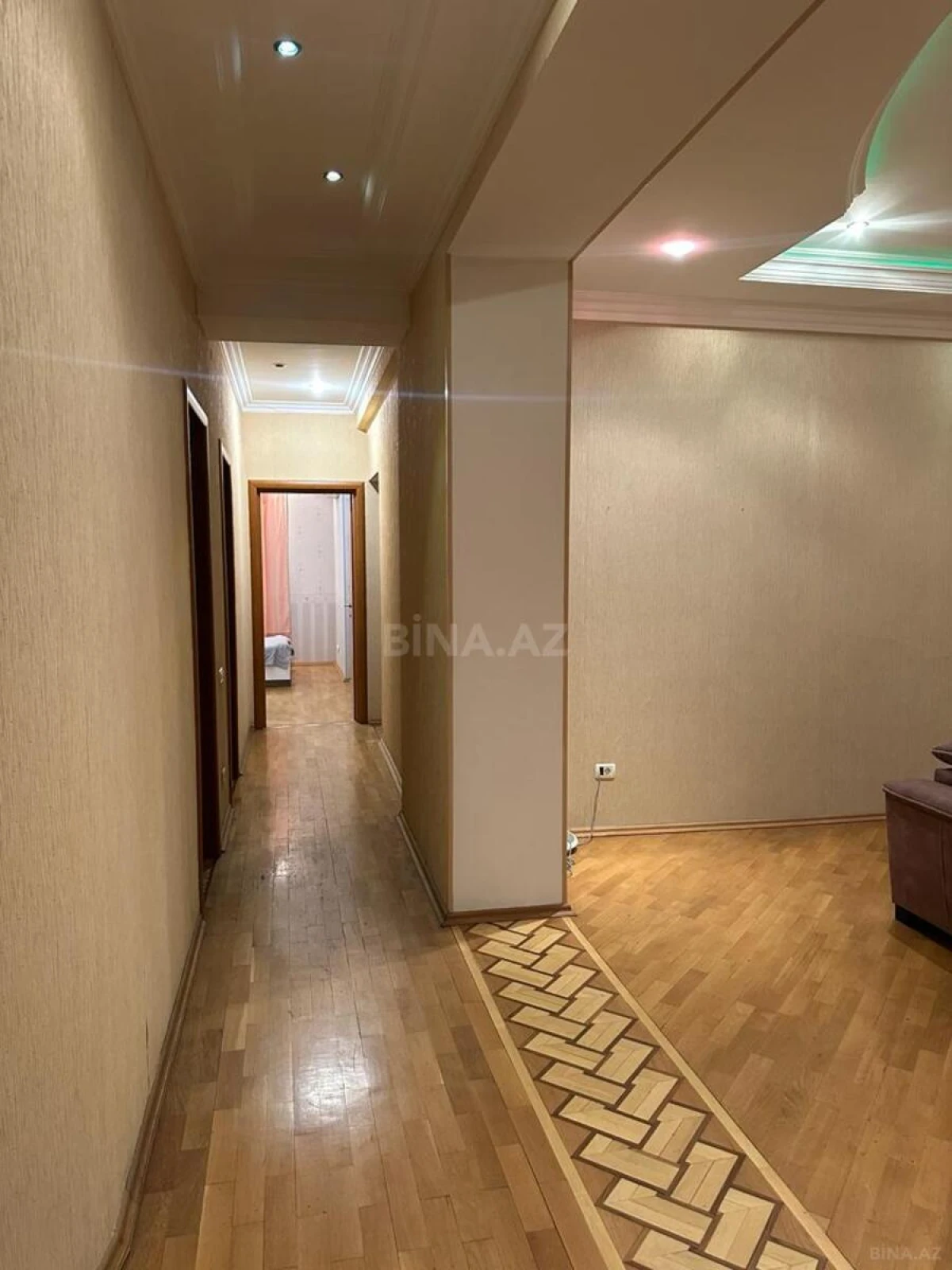 Kirayə verilir 3 otaqlı mənzil 148 m²