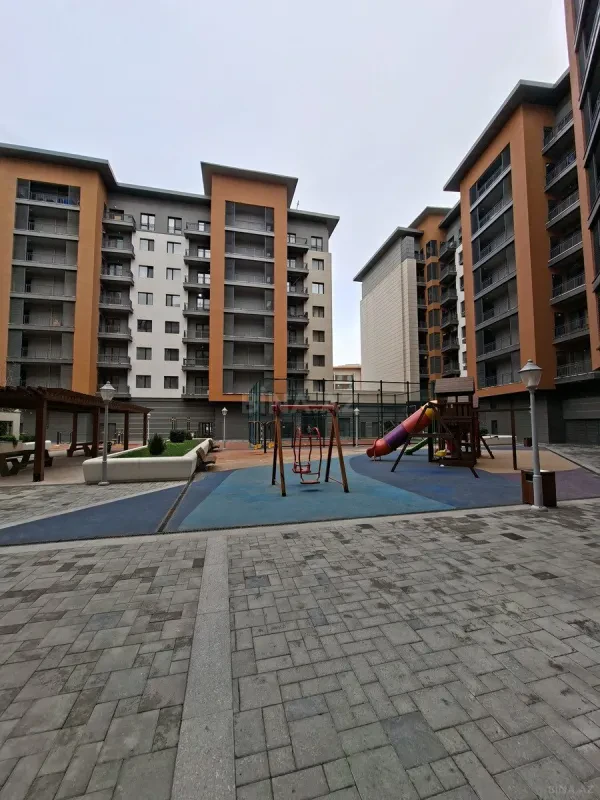 Kirayə verilir 8 otaqlı ofis 300 m²