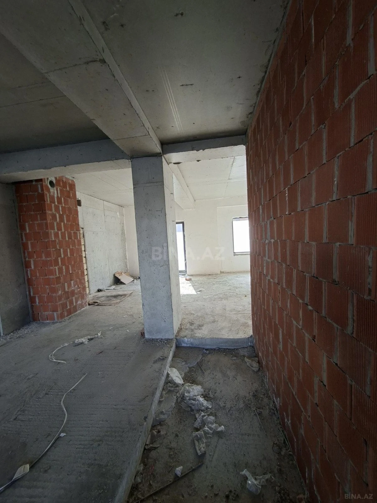 Kirayə verilir 8 otaqlı ofis 300 m²