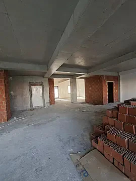 Kirayə verilir 8 otaqlı ofis 300 m²