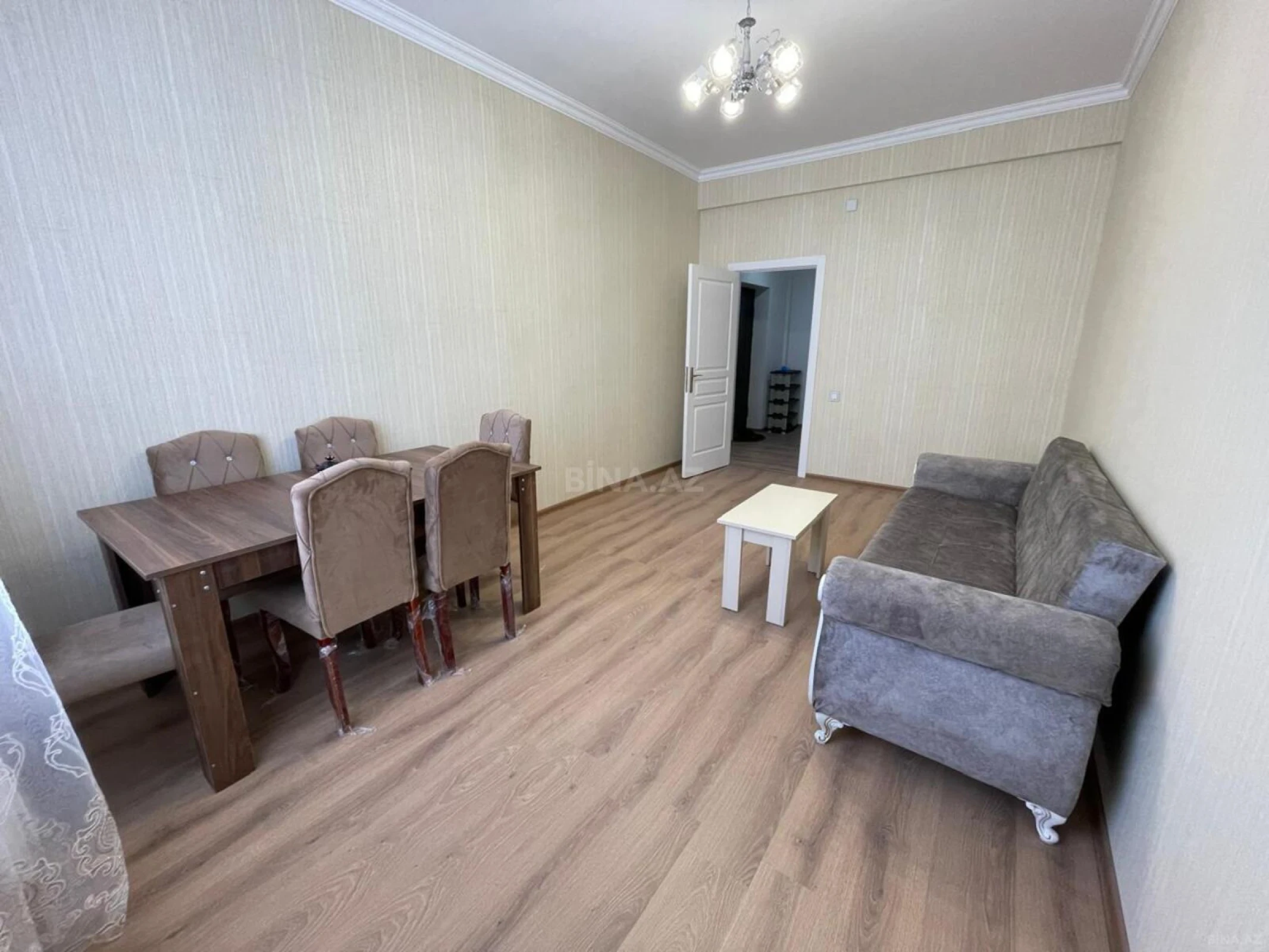 Kirayə verilir 2 otaqlı mənzil 70 m²
