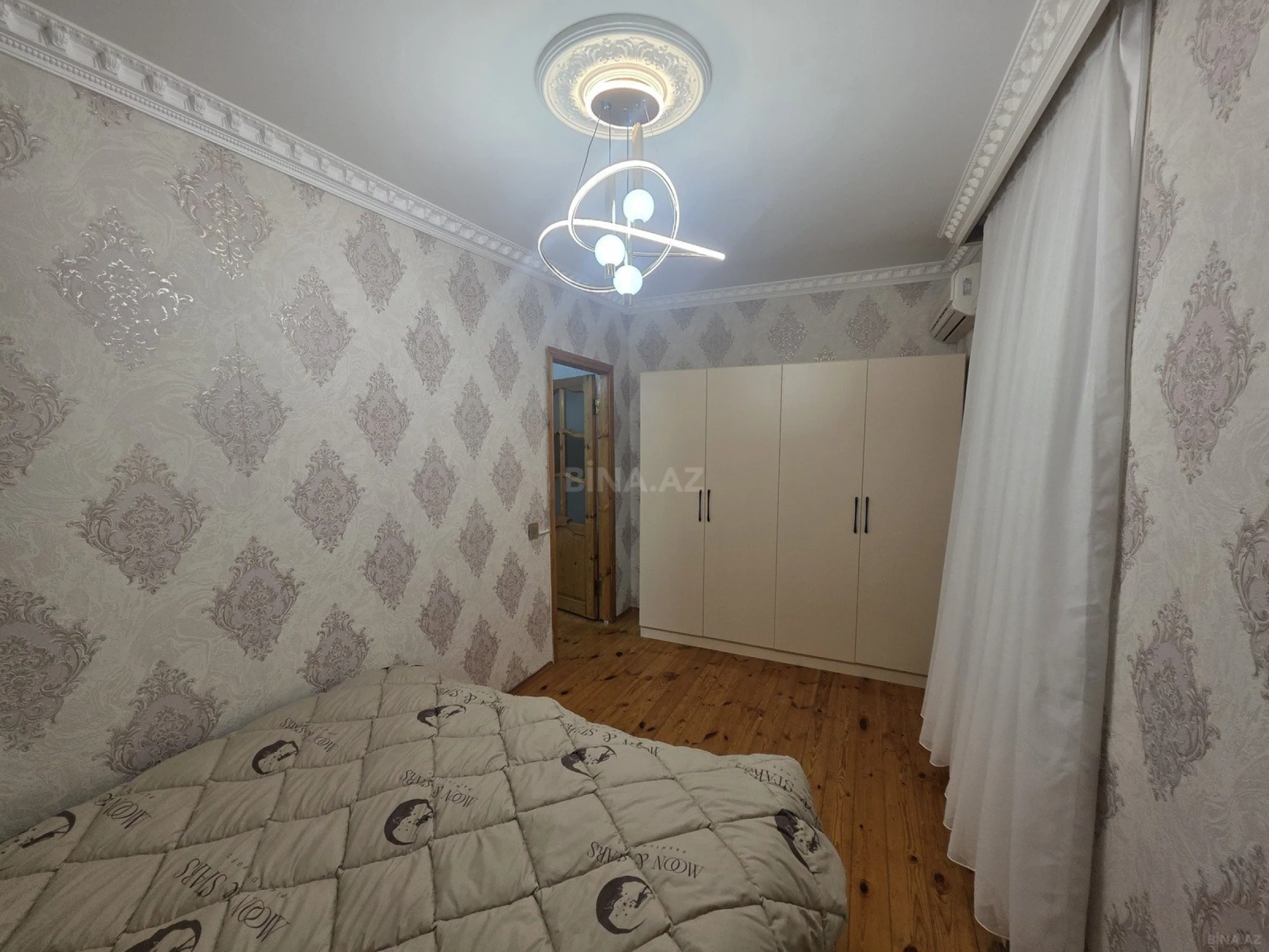 Kirayə verilir 2 otaqlı mənzil 60 m²