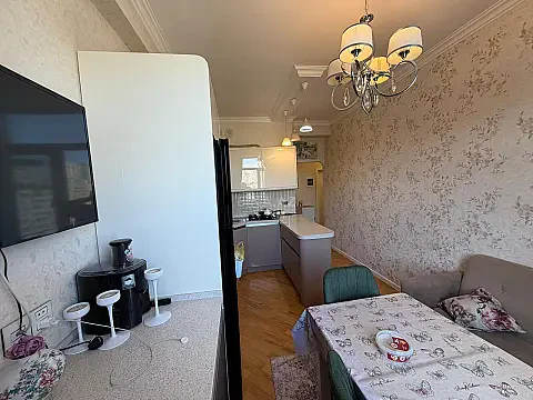 Satılır 2 otaqlı mənzil 82 m²