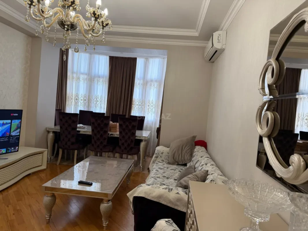Satılır 2 otaqlı mənzil 82 m²