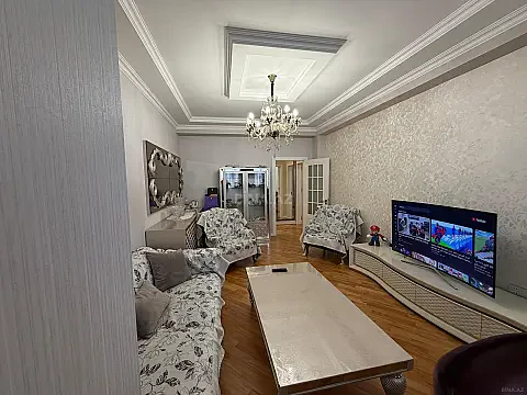 Satılır 2 otaqlı mənzil 82 m²
