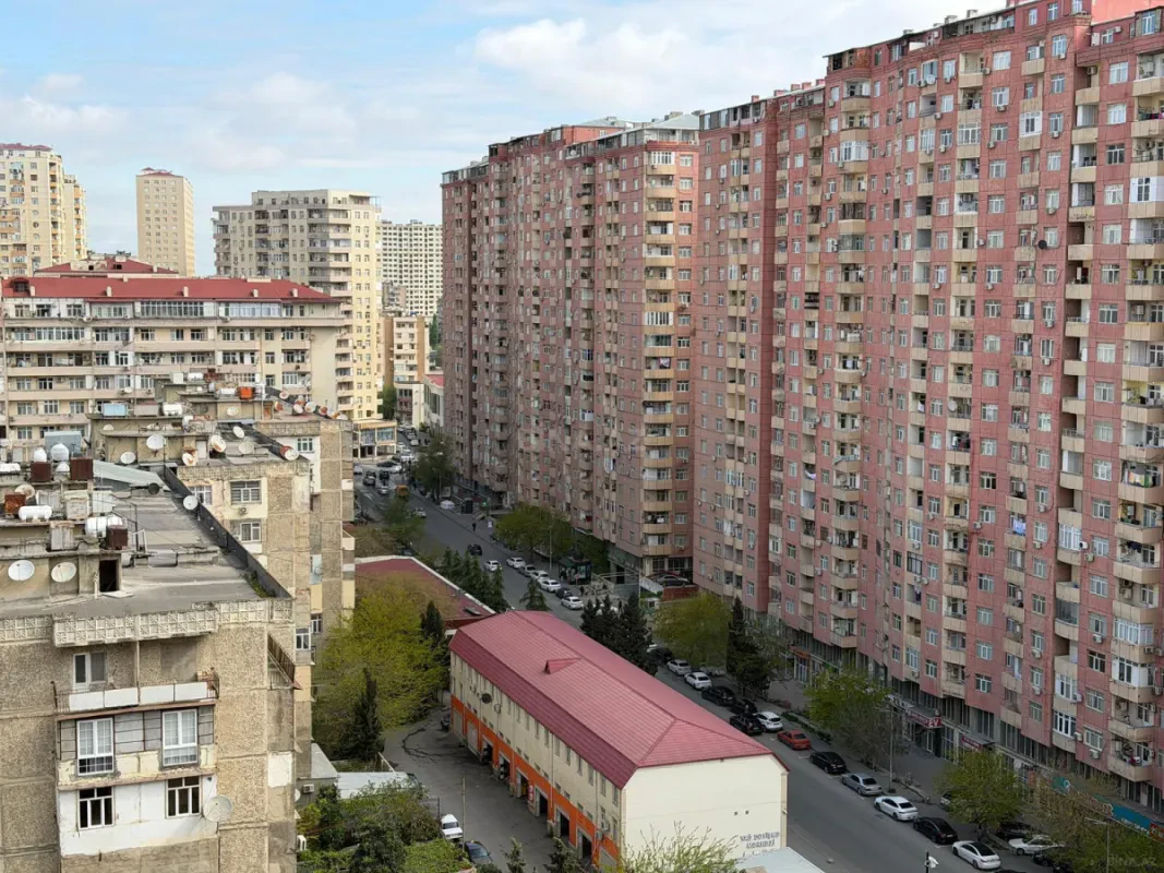 Satılır 2 otaqlı mənzil 82 m²
