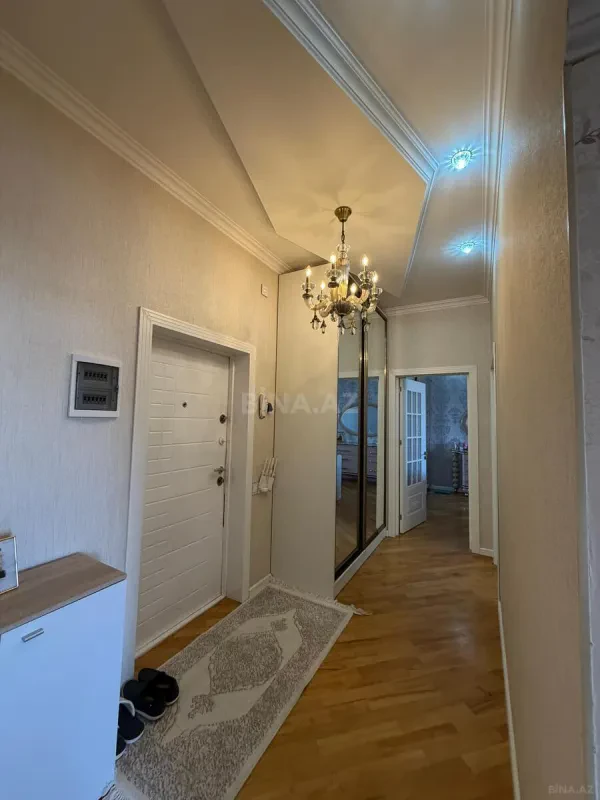 Satılır 2 otaqlı mənzil 82 m²