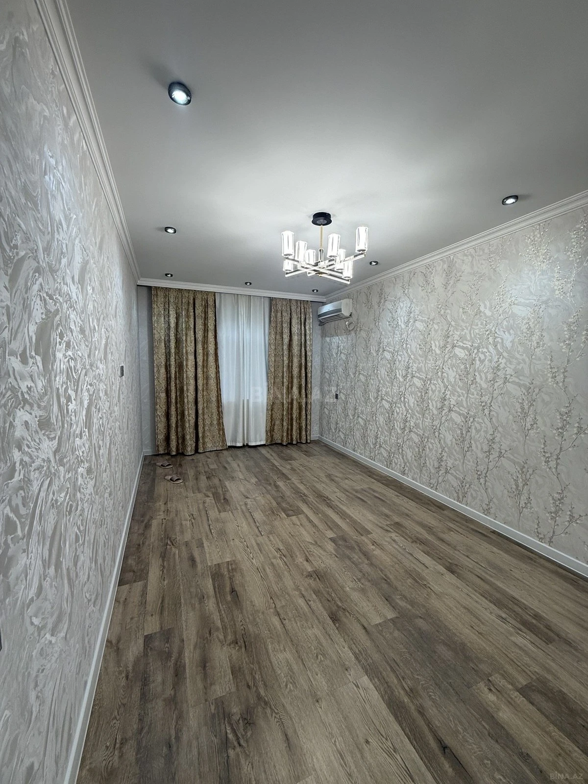 Satılır 2 otaqlı mənzil 65 m²