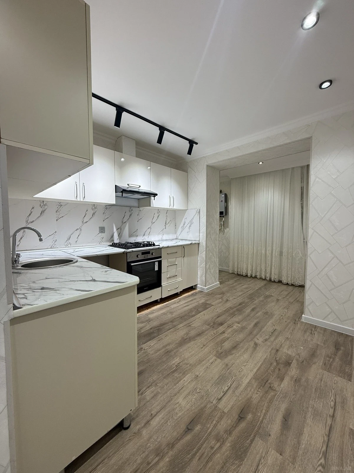 Satılır 2 otaqlı mənzil 65 m²