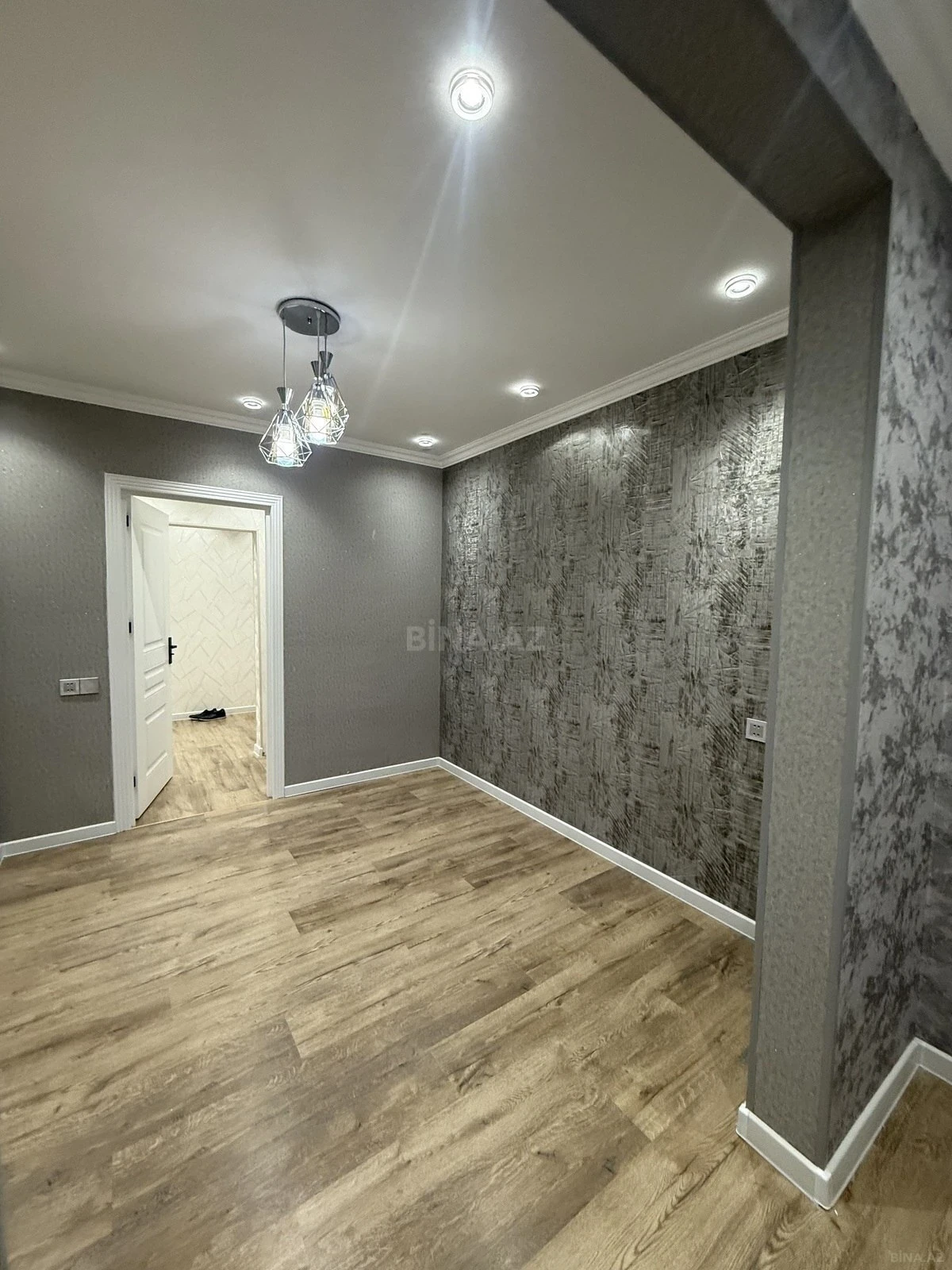 Satılır 2 otaqlı mənzil 65 m²