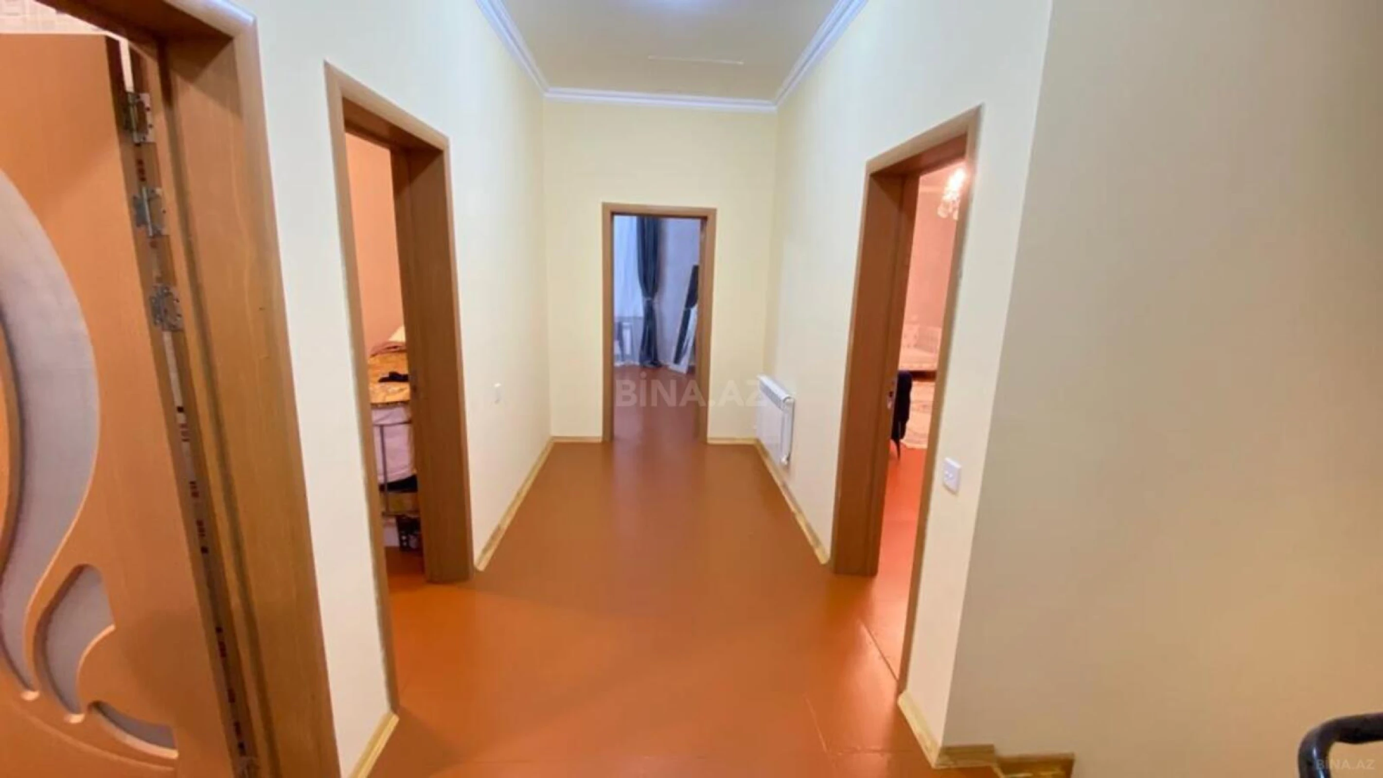 Satılır 6 otaqlı həyət evi 200 m²