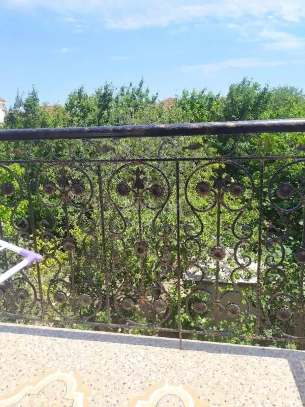 Satılır 6 otaqlı həyət evi 200 m²