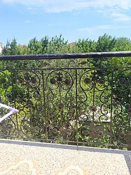 Satılır 6 otaqlı həyət evi 200 m²