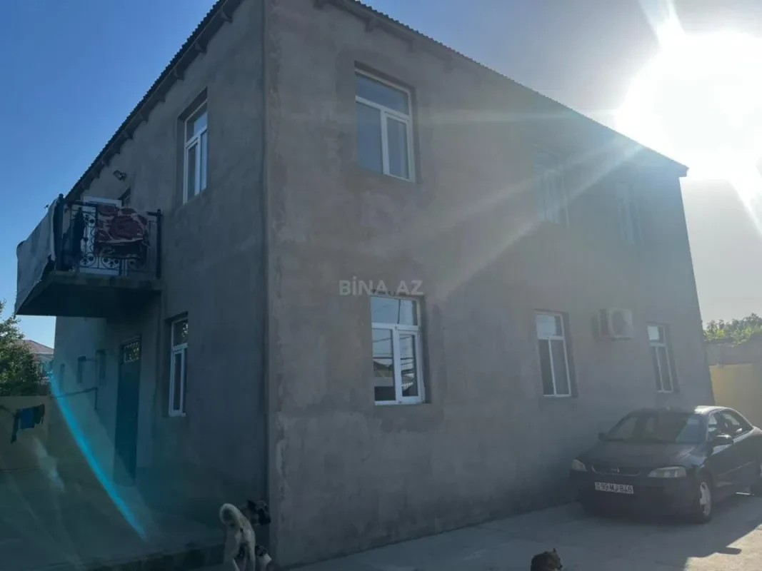 Satılır 6 otaqlı həyət evi 200 m²