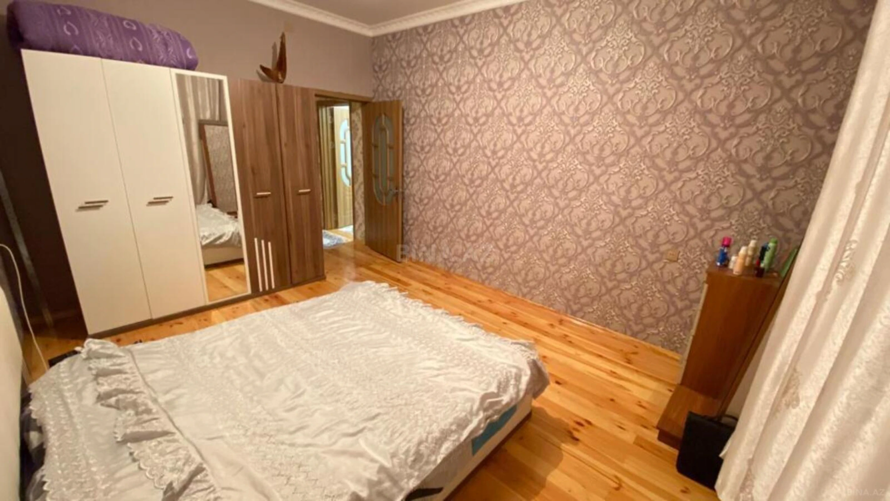 Satılır 6 otaqlı həyət evi 200 m²