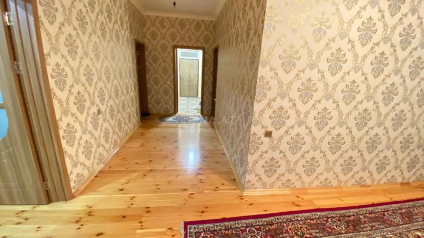 Satılır 6 otaqlı həyət evi 200 m²