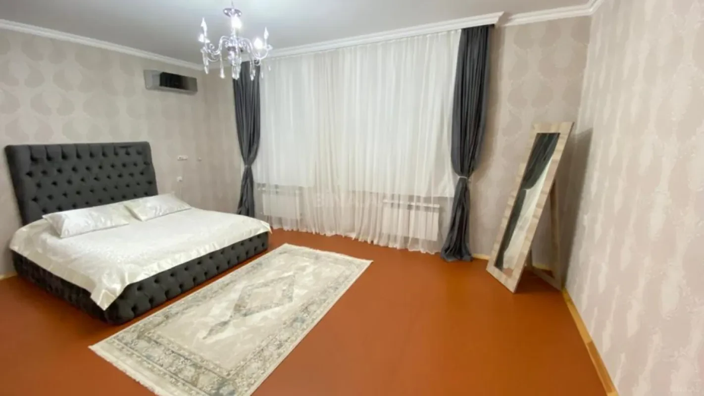 Satılır 6 otaqlı həyət evi 200 m²