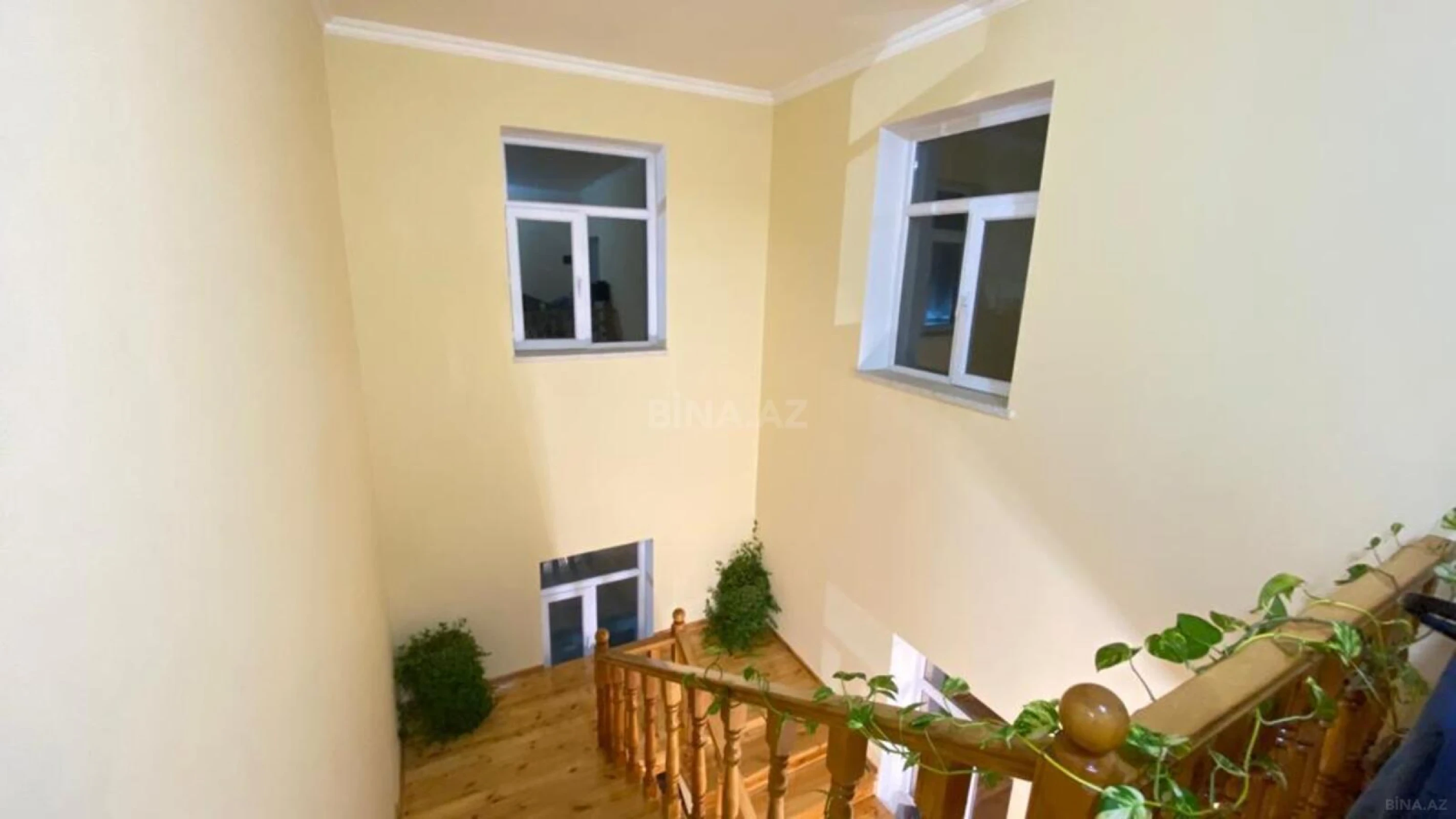 Satılır 6 otaqlı həyət evi 200 m²