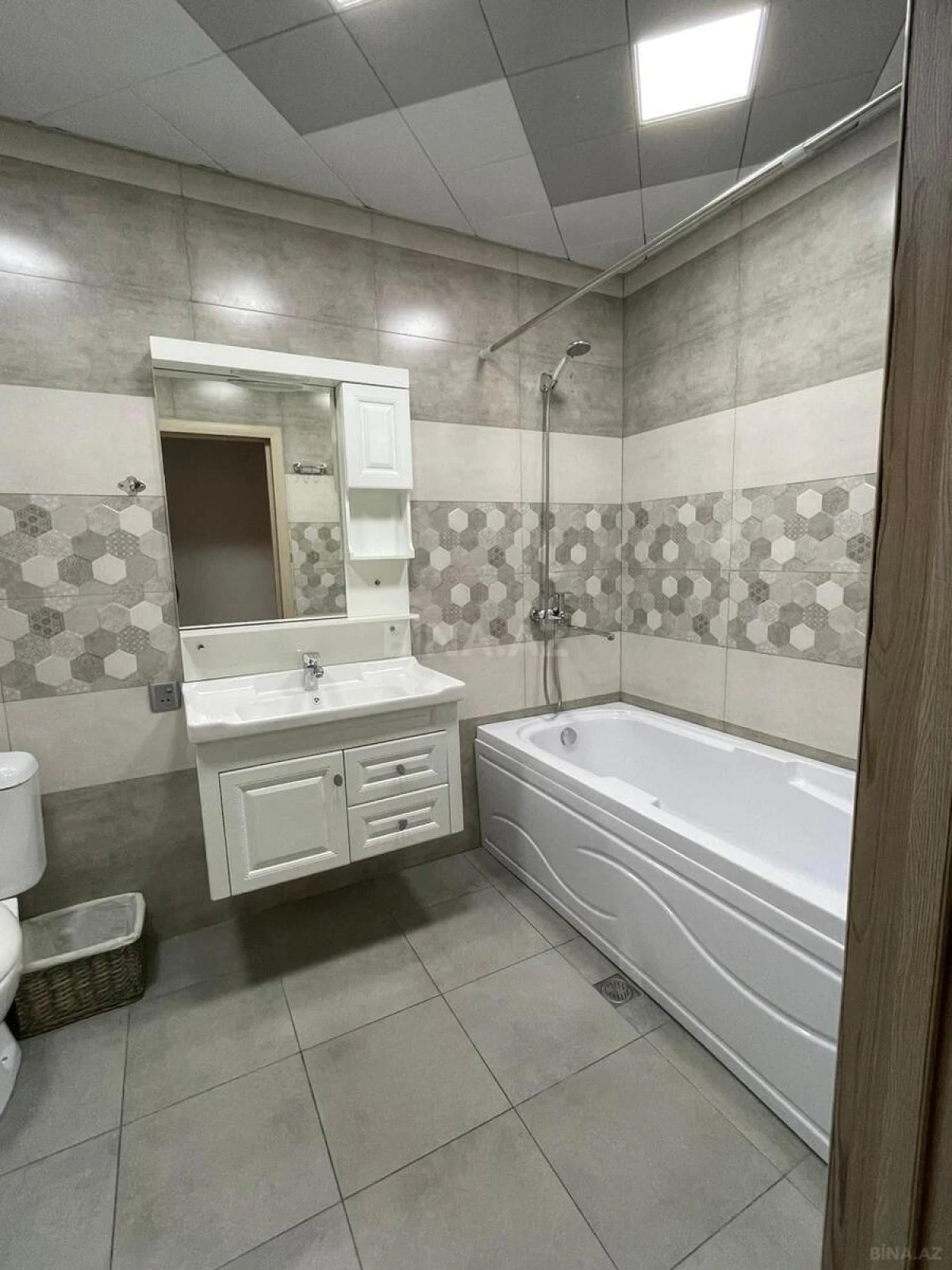 Kirayə verilir 2 otaqlı mənzil 60 m²