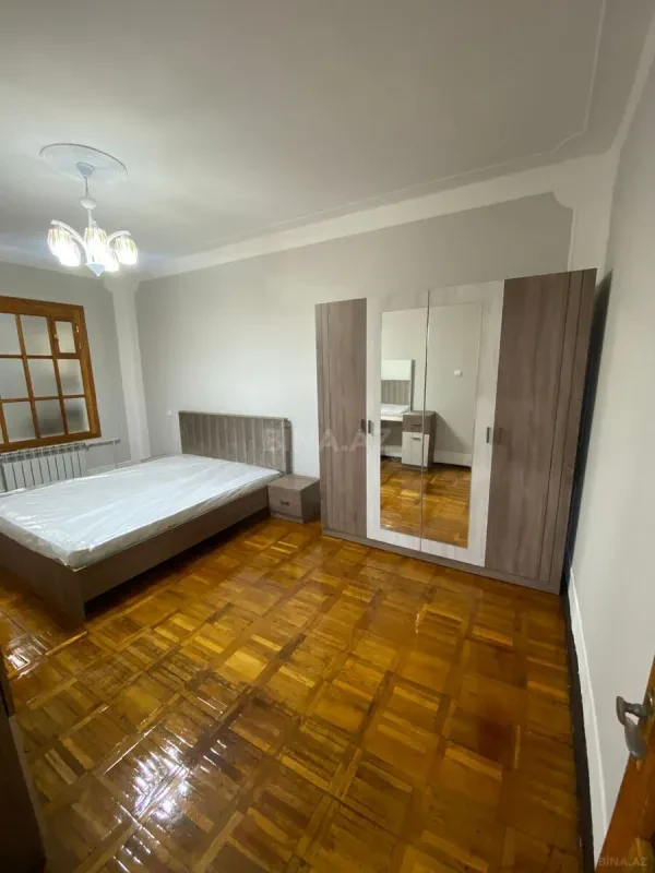 Kirayə verilir 4 otaqlı mənzil 100 m²