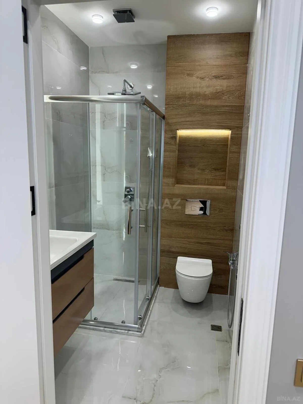 Satılır 3 otaqlı mənzil 102 m²