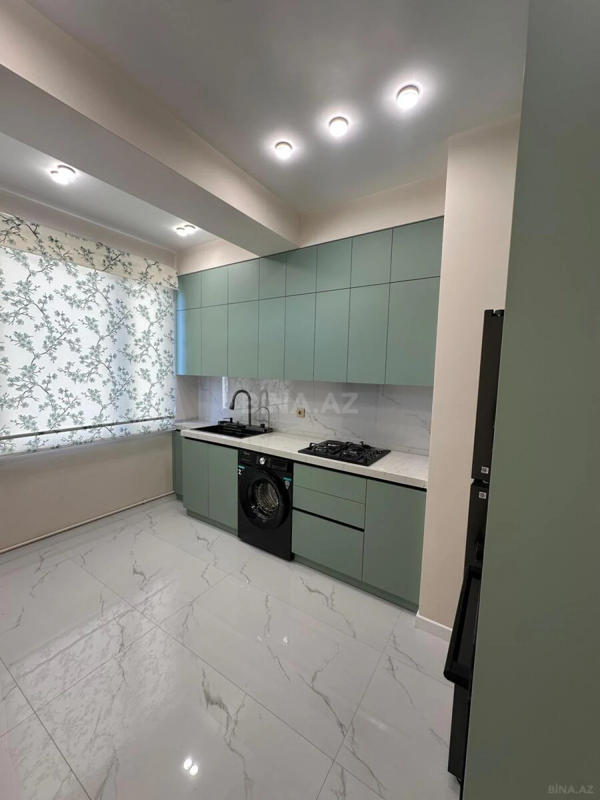 Satılır 3 otaqlı mənzil 102 m²