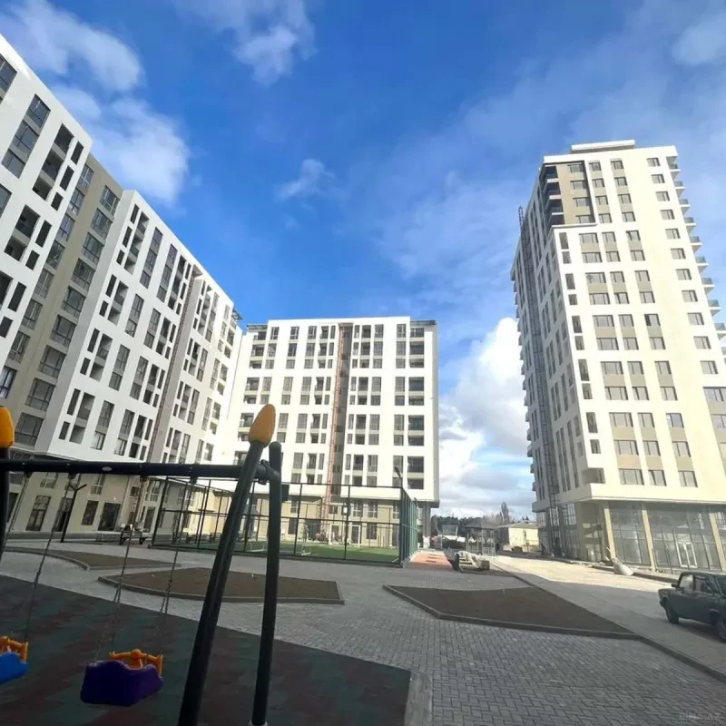 Satılır 3 otaqlı mənzil 102 m²